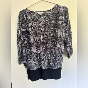 Jennifer Lopez Top Size Small Layered White Black Print